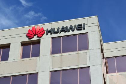 США продлили лицензию Huawei