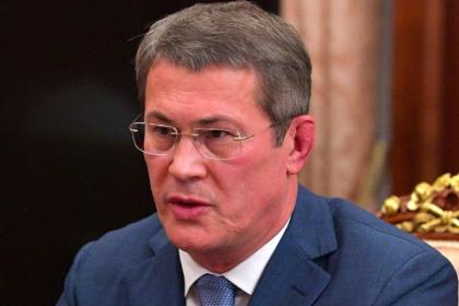 Хабиров поручил подключить Башкортостан к "налогу на самозанятых" с 2020 года